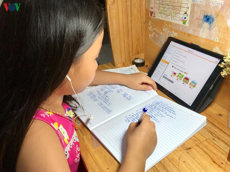 Dạy và học trực tuyến tại Đà Nẵng còn bộn bề khó khăn